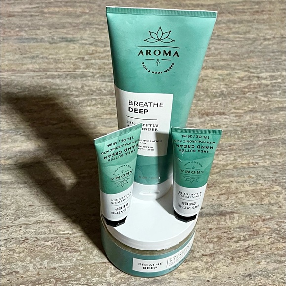 Bath & Body Works Eucalyptus + Lavender 4-Body Cream Hand Creams & body Scrub